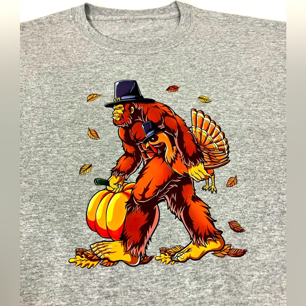 Big Foot Sasquatch Thanksgiving Pumpkin Turkey Fall Leaves Gray Tee